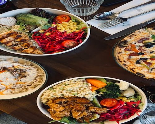 Healthy food bowl with vegetables